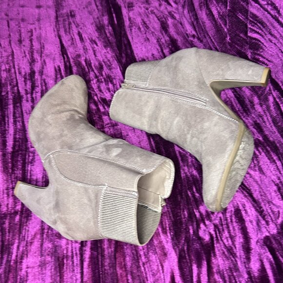 Pink & Pepper Suede Heeled Bootie Size 10 - Picture 2 of 6